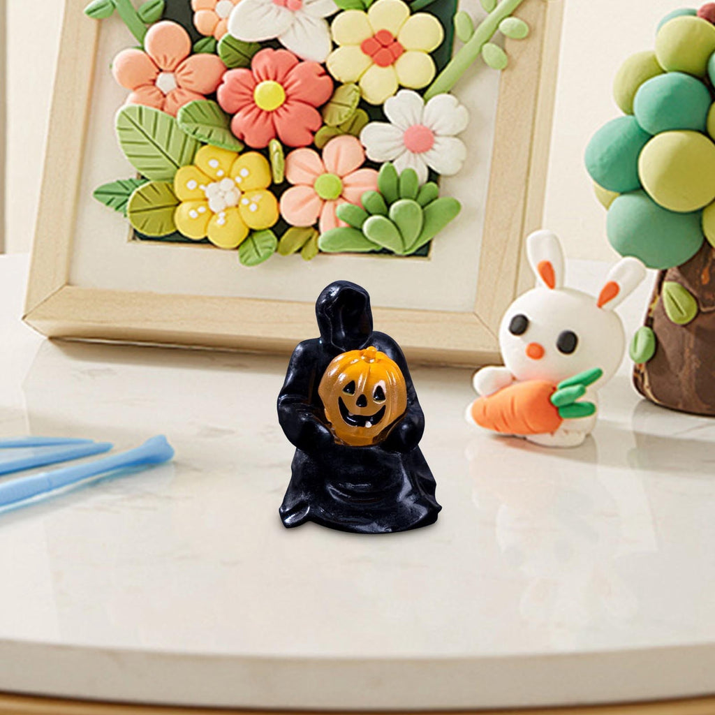 WKSCLPAI Halloween Miniatures Figures Mini Resin Figurines for Halloween Decorations, Halloween Party Favors Bag Fillers Garden Dollhouse Decor 12 Styles to Choose From, Skeleton Hugs