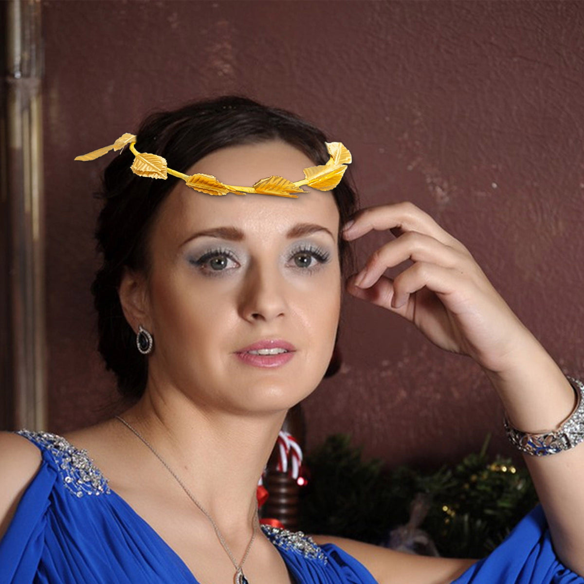 Gold Laurel Crown Wreath, 7'' Artificial Metal Gold Leaf Carnival Halloween Roman Headband Wreath for Halloween Christmas