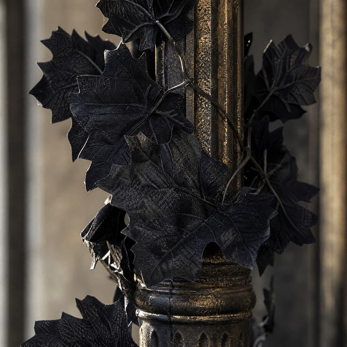 ICQOVD Halloween Black Maple Leaf Wreath Artificial Gothic Leaf Garland Hanging Decoration for Home Party Staircase Wall Door Indoor Outdoor Festival Decor