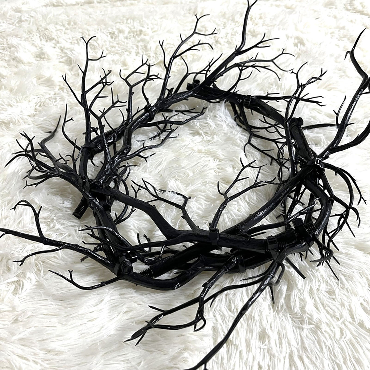 Artificial Black Branch Halloween Wreath for Front Door Outdoor Decor Black Grapevine Wreath with Dead Branch Garland for Indoor Party Home Wall Seasonal Pendant
